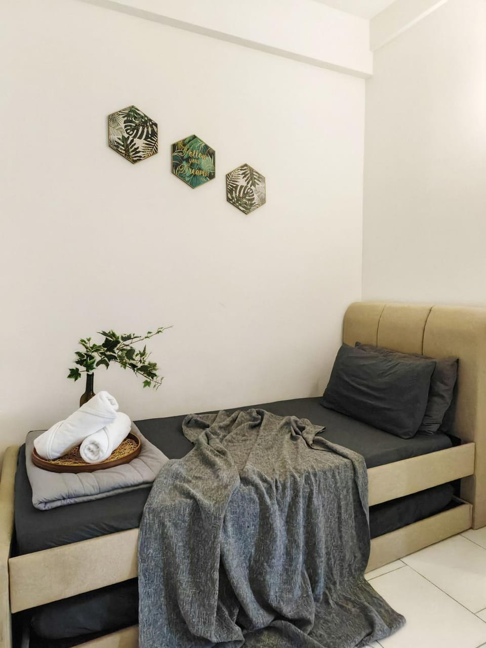 3 Astetica Residences The Mines 4BR WiFi Netflix Lake View Apartment in Negeri Sembilan, Malaysia
