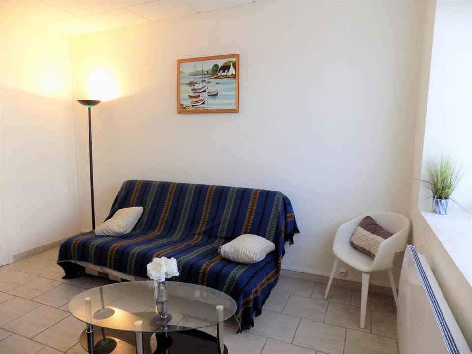 Decorative detail, Seating area, hair dresser
