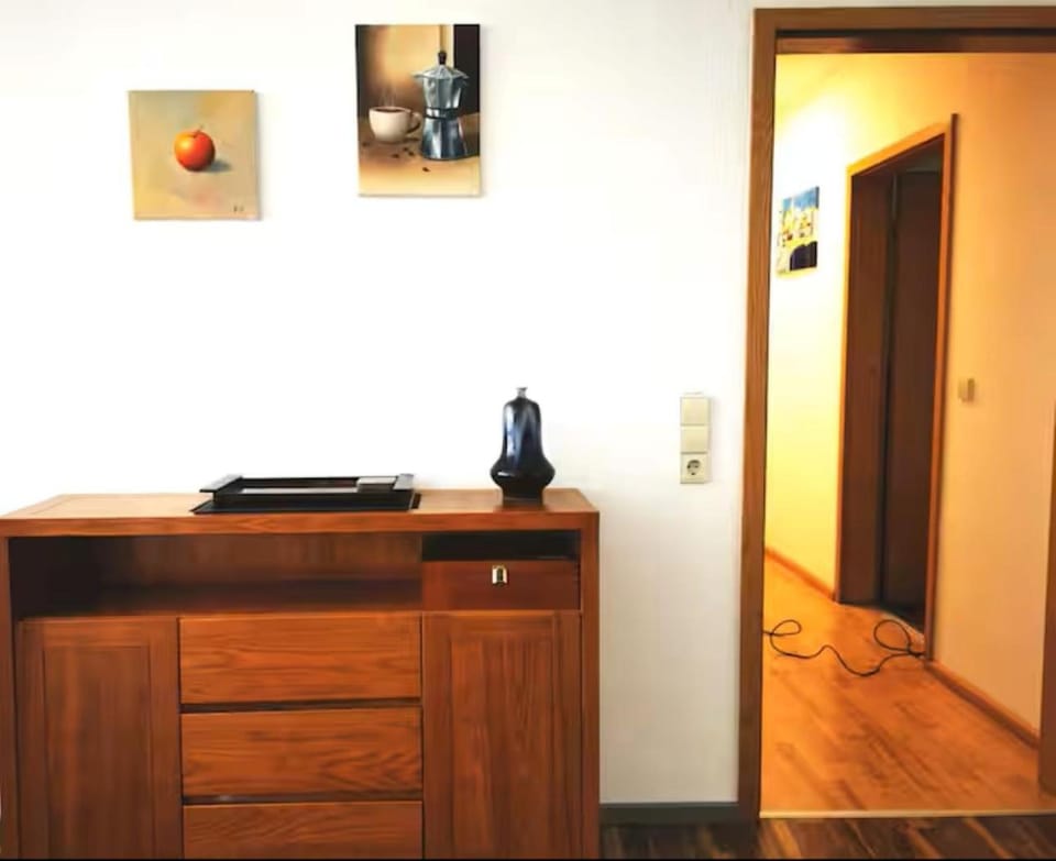 Ruhige 3 Zimmer EG Wohnung nähe VW, Klinikum, im Zentrum Apartment in Wolfsburg