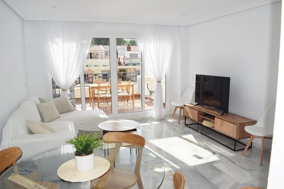TV and multimedia, Living room, Dining area