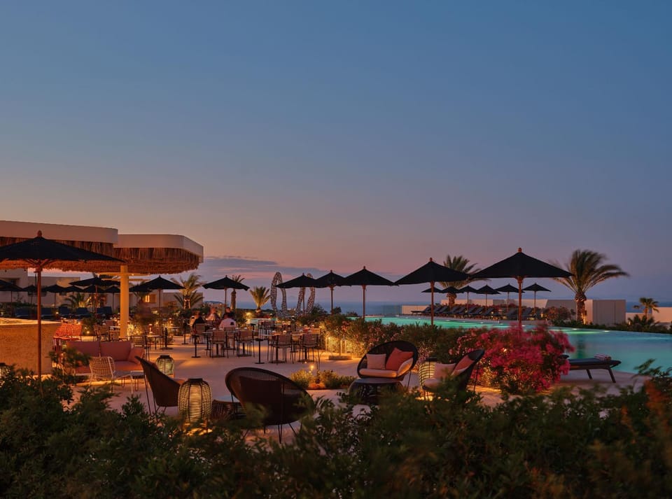 Restaurant/places to eat, Swimming pool