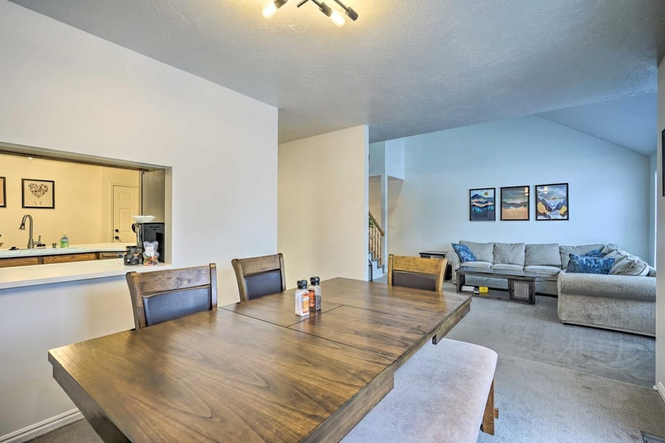 Spacious Cottonwood Heights Home: Ski Nearby! House in Cottonwood Heights