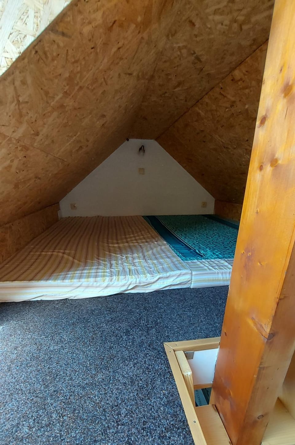 Bed, bunk bed