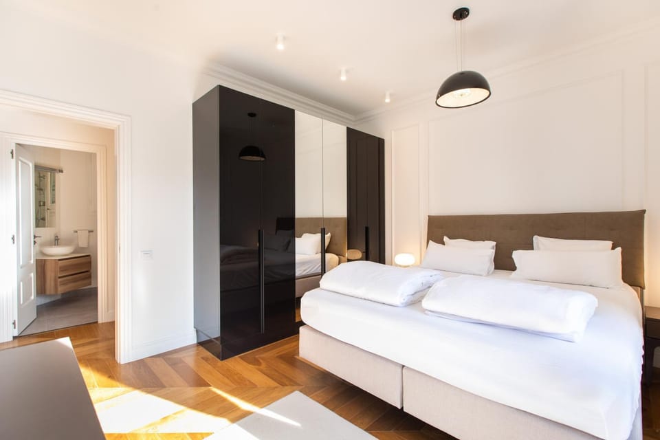 Majestic 4BR/4BATH apartment in Sagrada Familia area Apartment in Barcelona