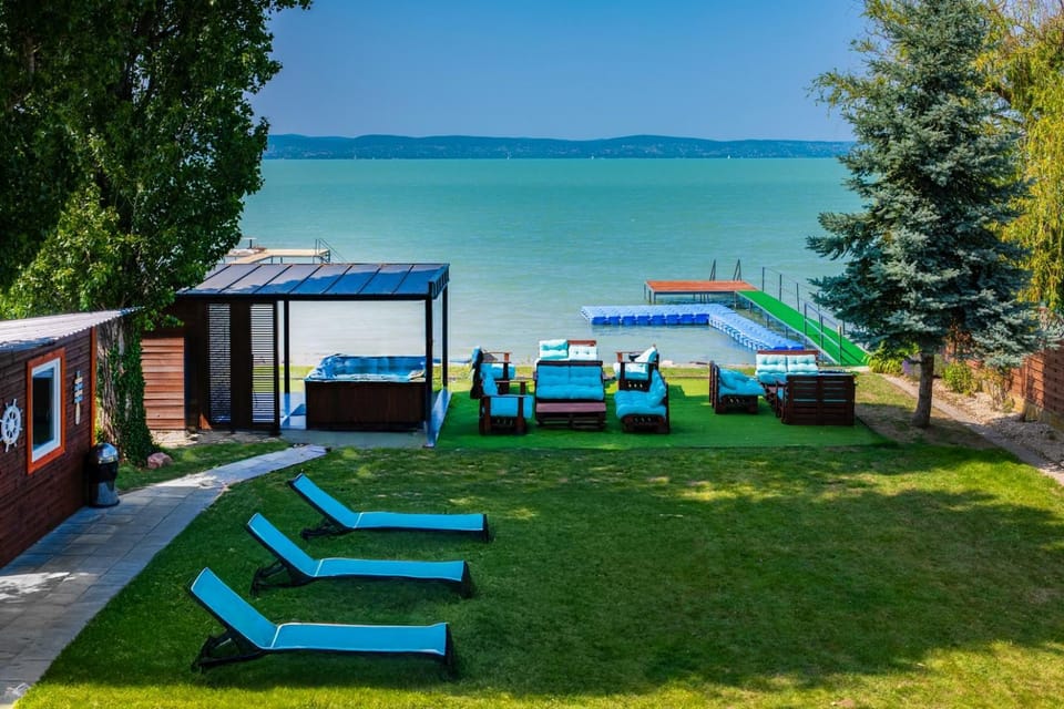 Garden, Beach, Lake view
