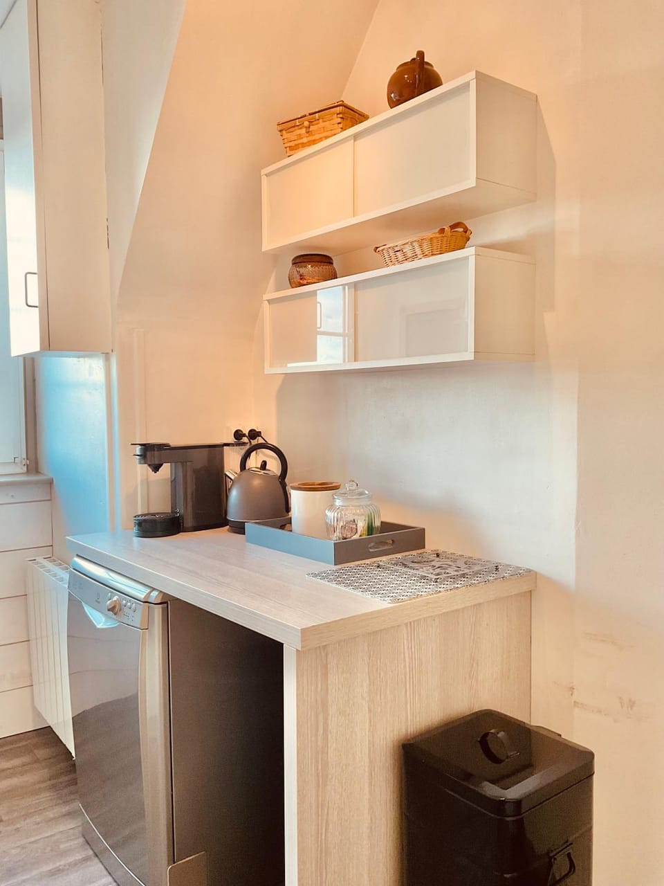 Coffee/tea facilities, Kitchen or kitchenette, dishwasher, kitchen