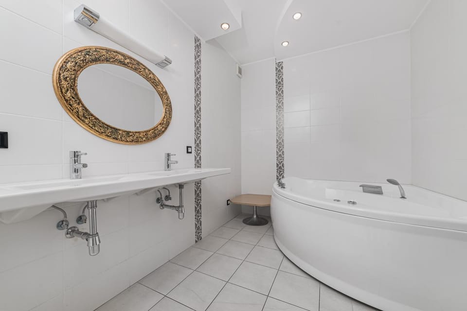 Classical Deribasivska 3-Bedrooms Apartment Apartment in Odessa