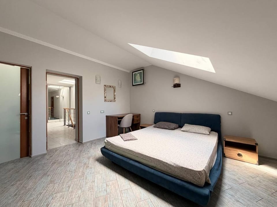Classical Deribasivska 3-Bedrooms Apartment Apartment in Odessa