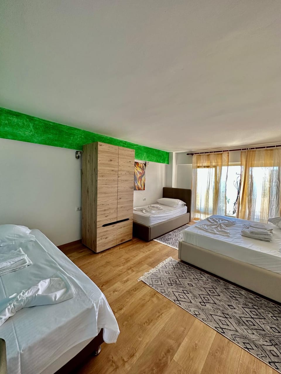 Shkreli Private Entrance Duplex Apartment , Partial Sea View, 3 min from the beach Apartment in Sarandë