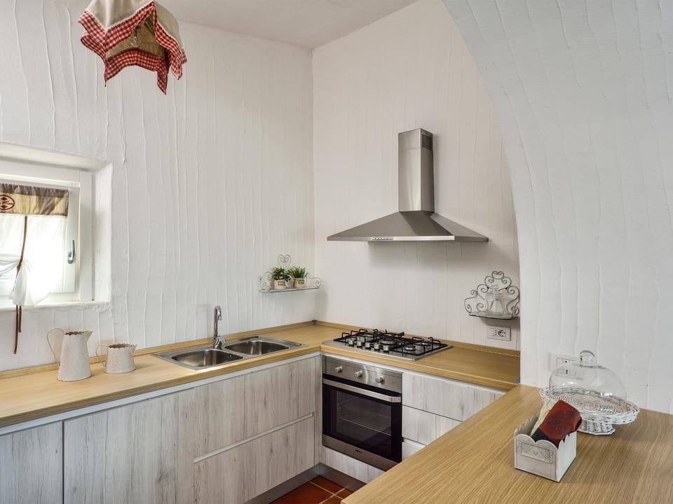 Kitchen or kitchenette, kitchen