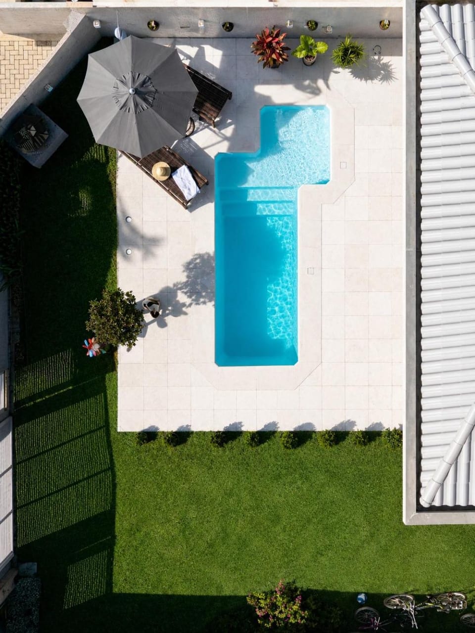 Bird's eye view, Garden, Swimming pool, Parking