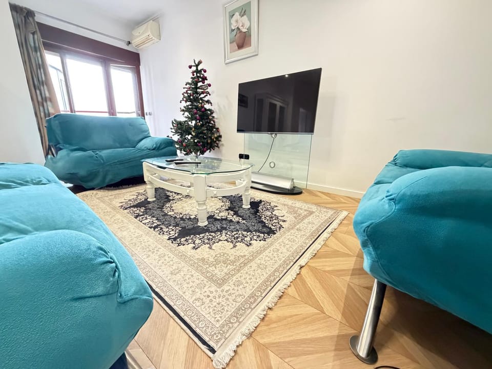 Communal lounge/ TV room, TV and multimedia, Living room, Seating area