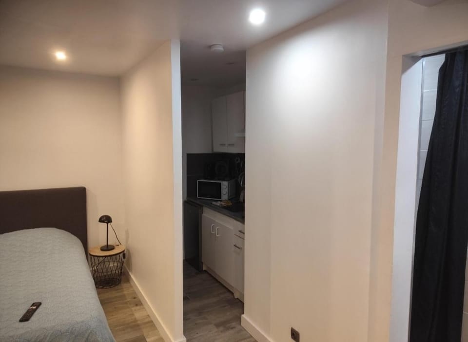 Studio Plain pied avec terrasse couverte 20m wifi et smart tv Apartment in Hauts-de-France