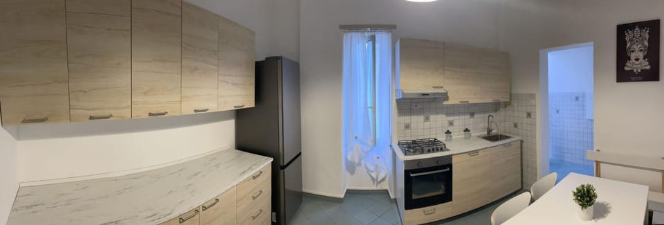 Dining area, pet friendly, stove, washing machine, kitchen