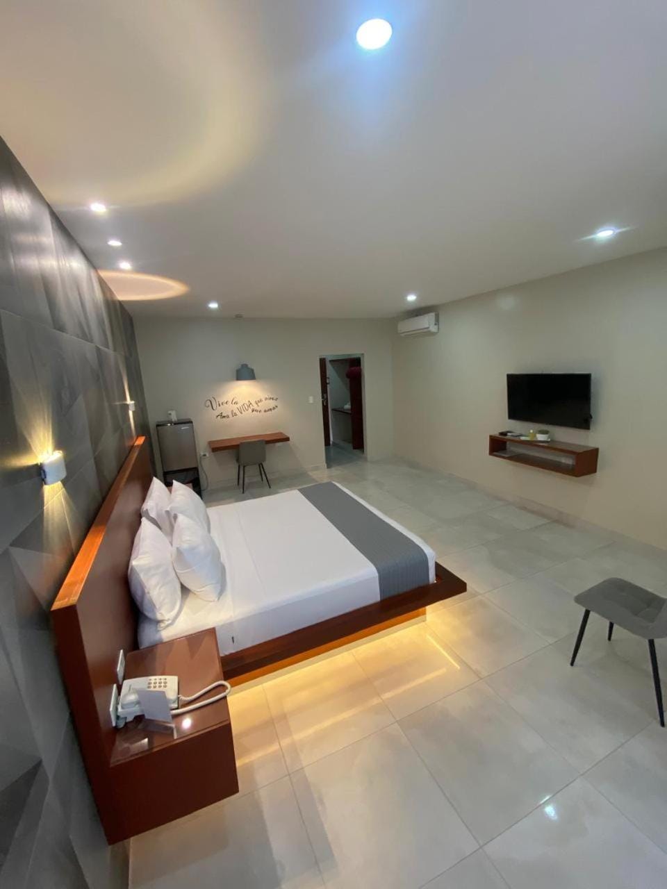 Photo of the whole room