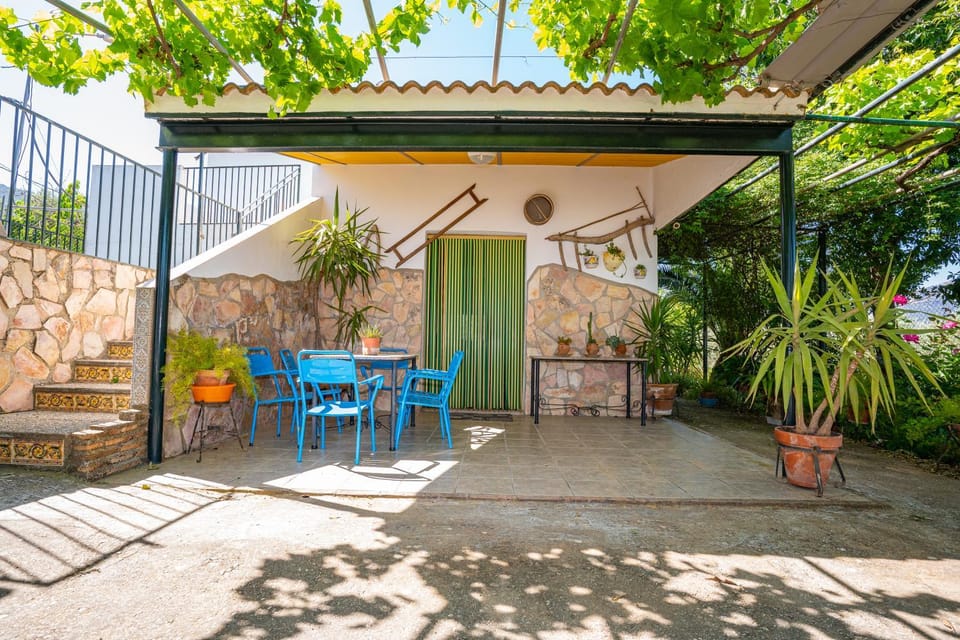 Patio, Facade/entrance