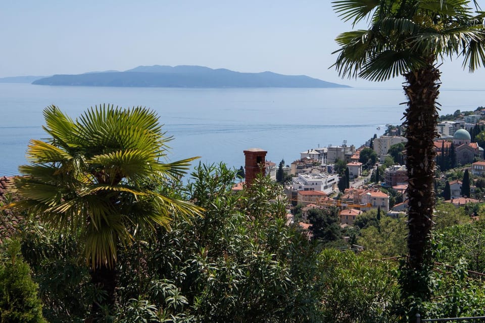Garden view, Sea view