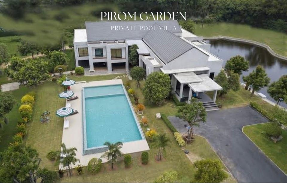 Property building, Natural landscape, Bird's eye view, Garden view, Swimming pool