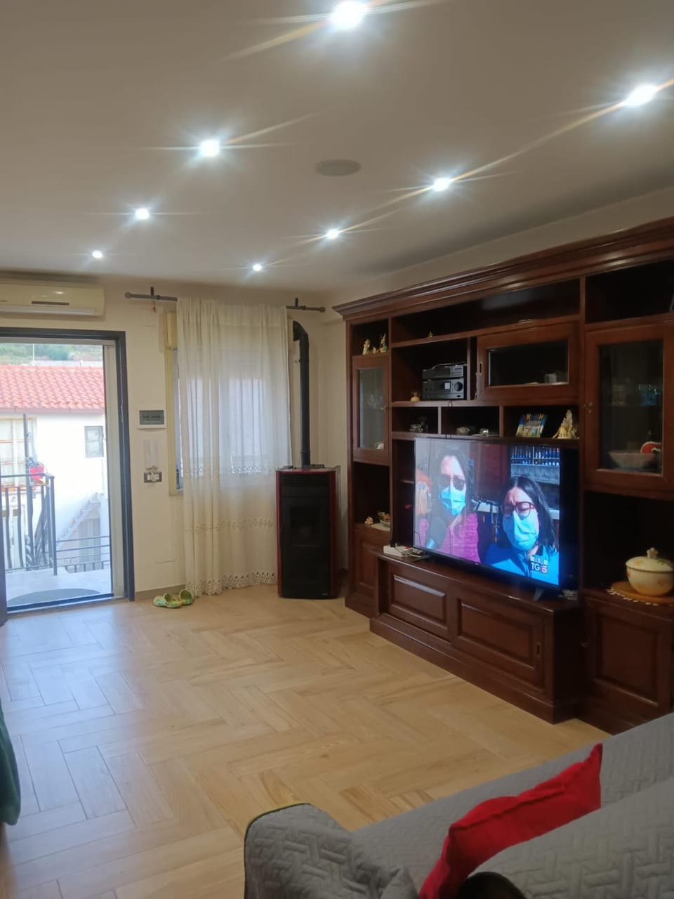 TV and multimedia, Living room, Lounge or bar, Seating area