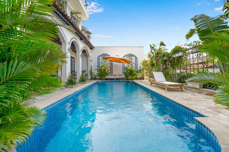 Garden, Swimming pool, Swimming pool, sunbed
