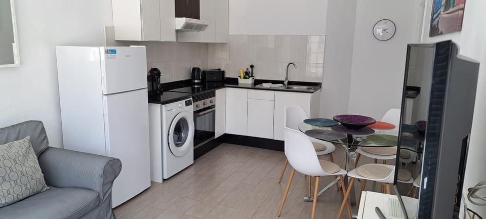 Dining area, minibar, pet friendly, washing machine