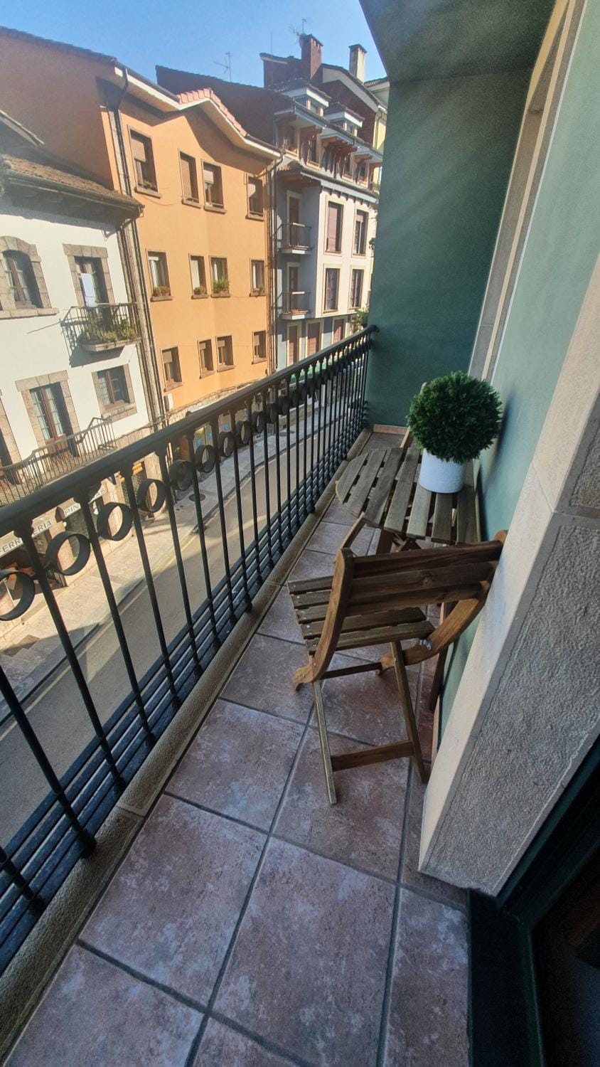 Off site, Balcony/Terrace, City view, Street view