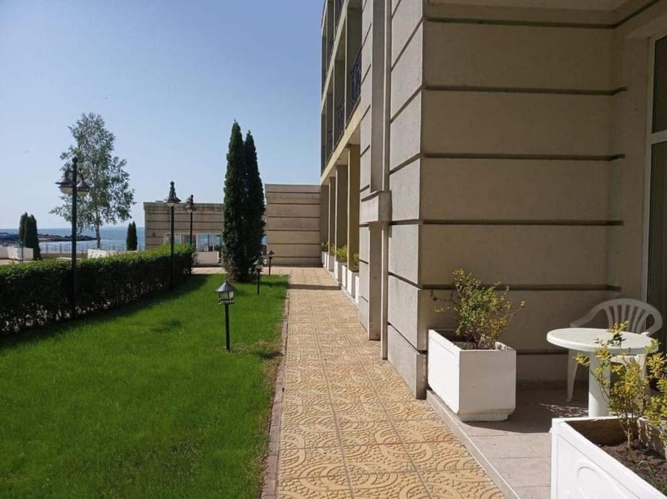 Festa Studio Apartment in Pomorie