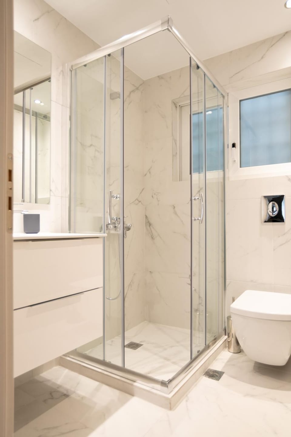 Shower, Toilet, Bathroom, microwave