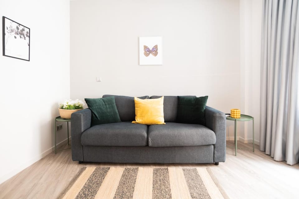 Bed, Living room
