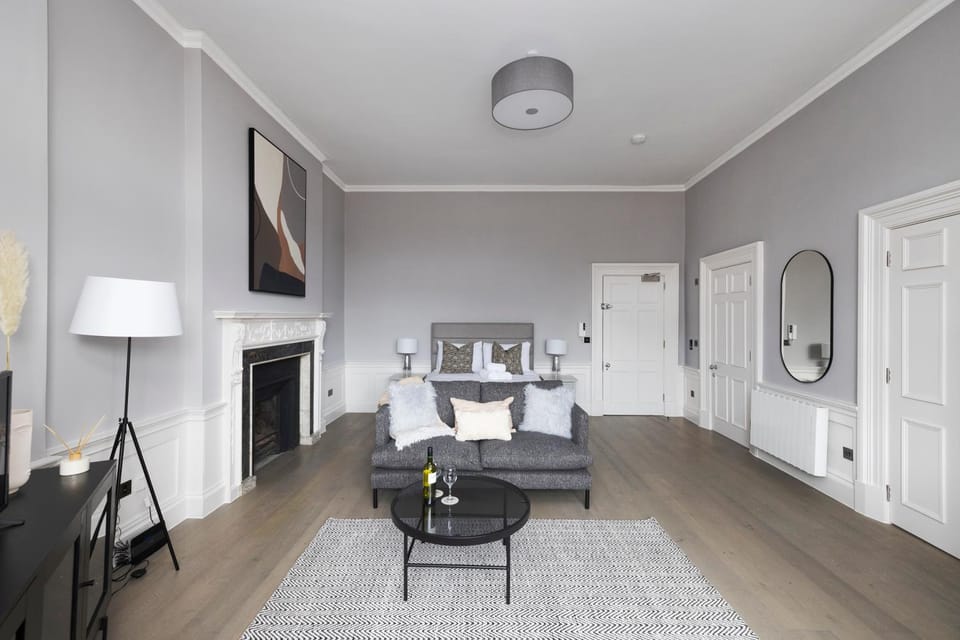 Living room, Photo of the whole room, Seating area, Dining area
