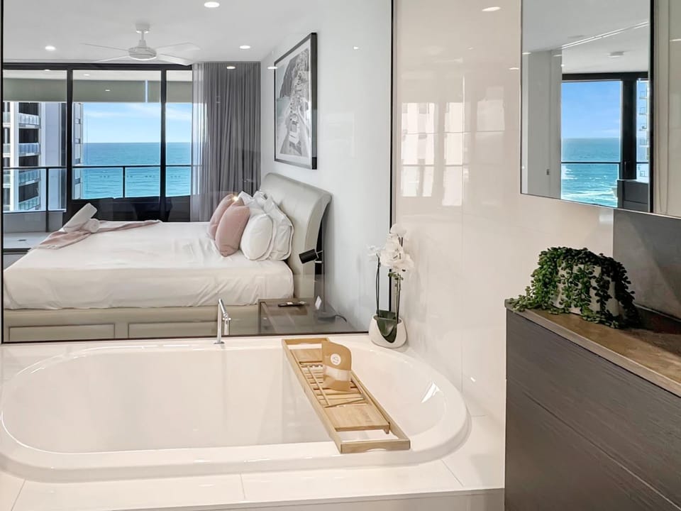 Unit 2004 Oracle Tower 1 Level 20 Apartment in Gold Coast
