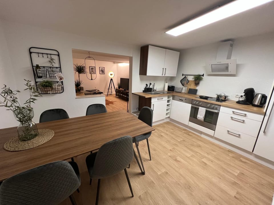 Kitchen or kitchenette, Dining area, Food, kitchen