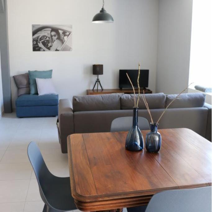 Living room, Seating area, Dining area