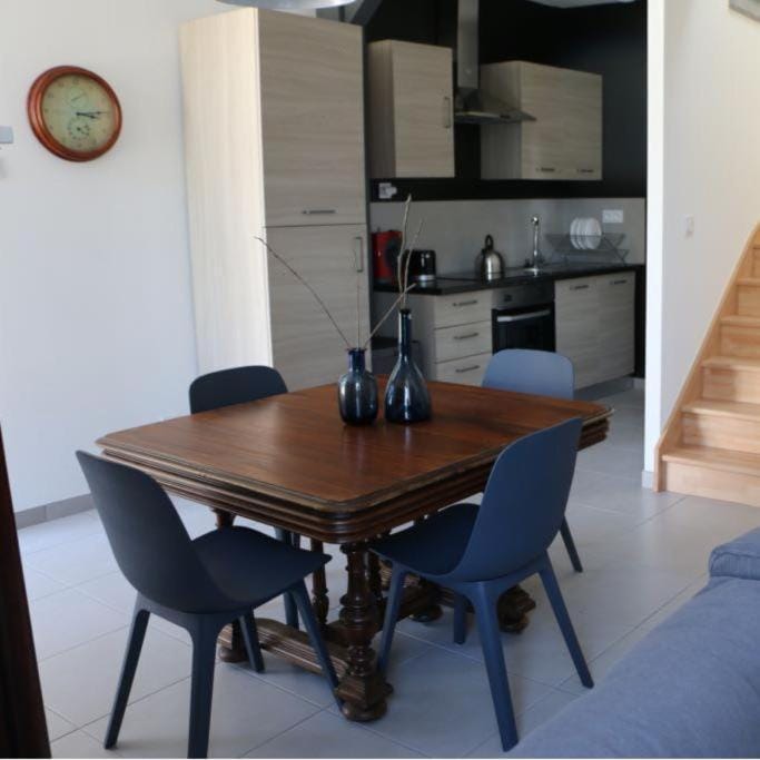 Kitchen or kitchenette, Dining area, kitchen