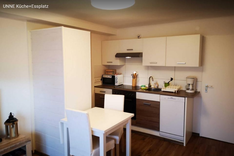 Kitchen or kitchenette, Dining area, dishwasher, oven, stove