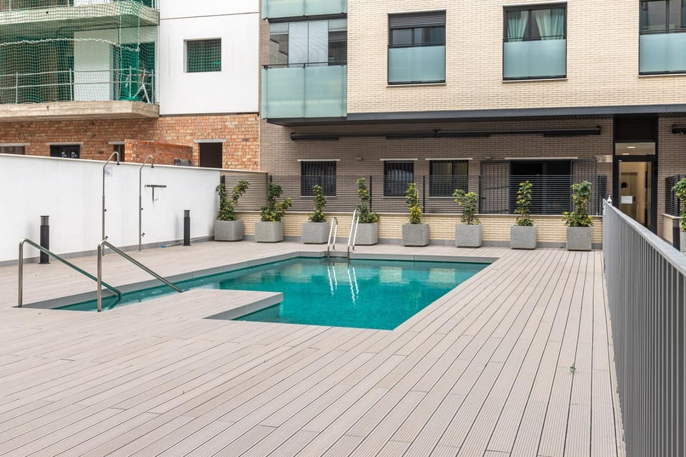 Swimming pool, Swimming pool