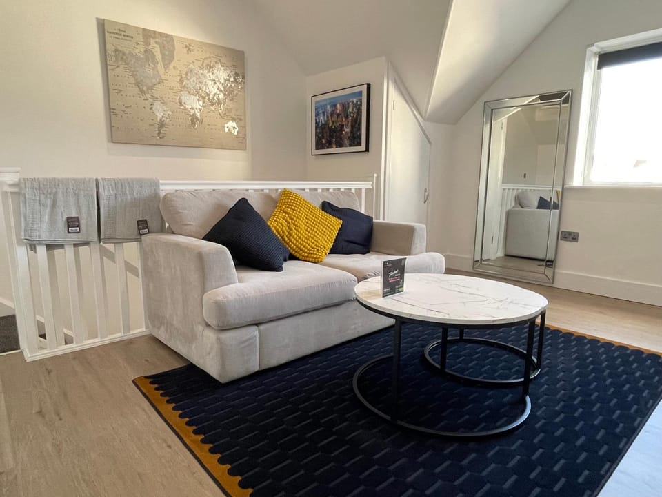 Welcome rooms 55b- Self Check-In whole apartment FULLY REFURBISHED Apartment hotel in Swindon