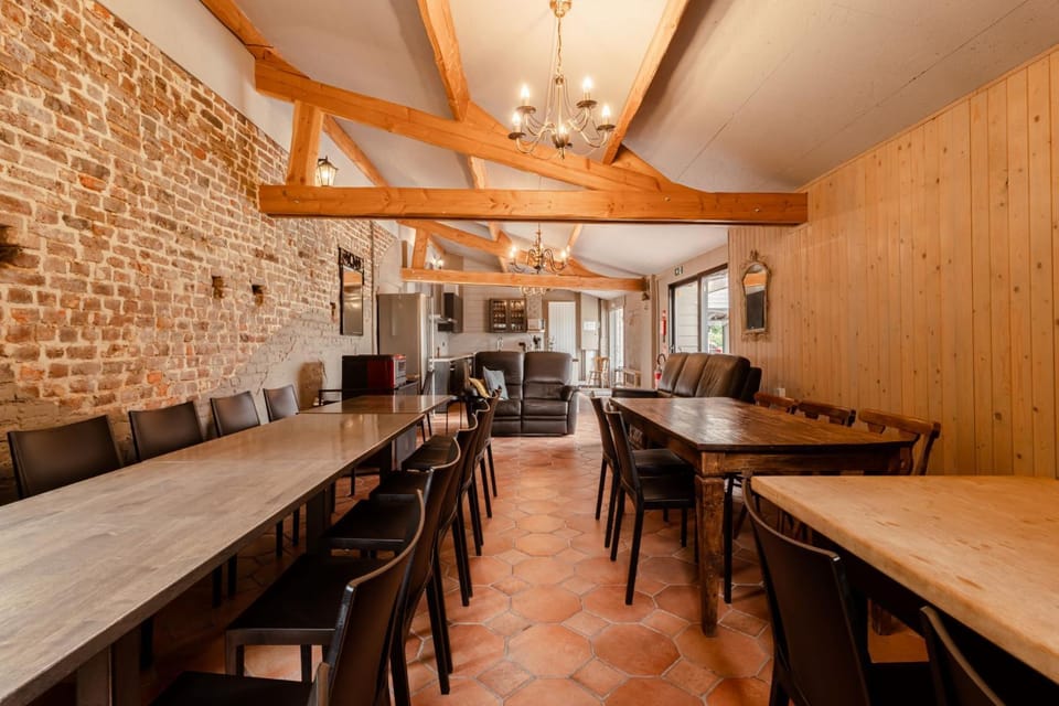 Restaurant/places to eat, Banquet/Function facilities