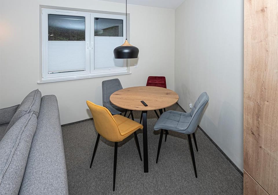 Seating area, Dining area
