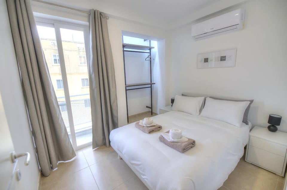 Spacious and tastefully furnished 2 bedroom apartment DDIF1-3 Apartment in Malta
