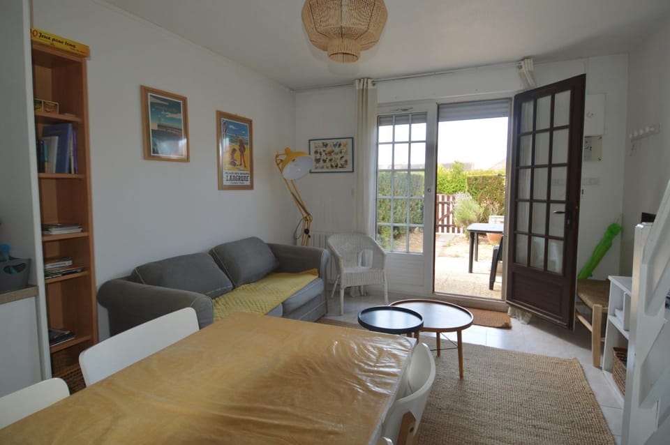 Triplex avec jardinet - wifi - à 400m de la plage House in Courseulles-sur-Mer