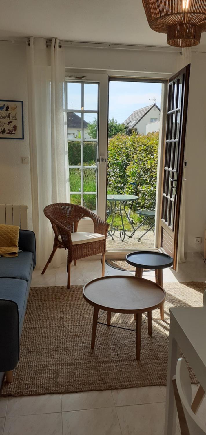 Living room, Seating area, Garden view