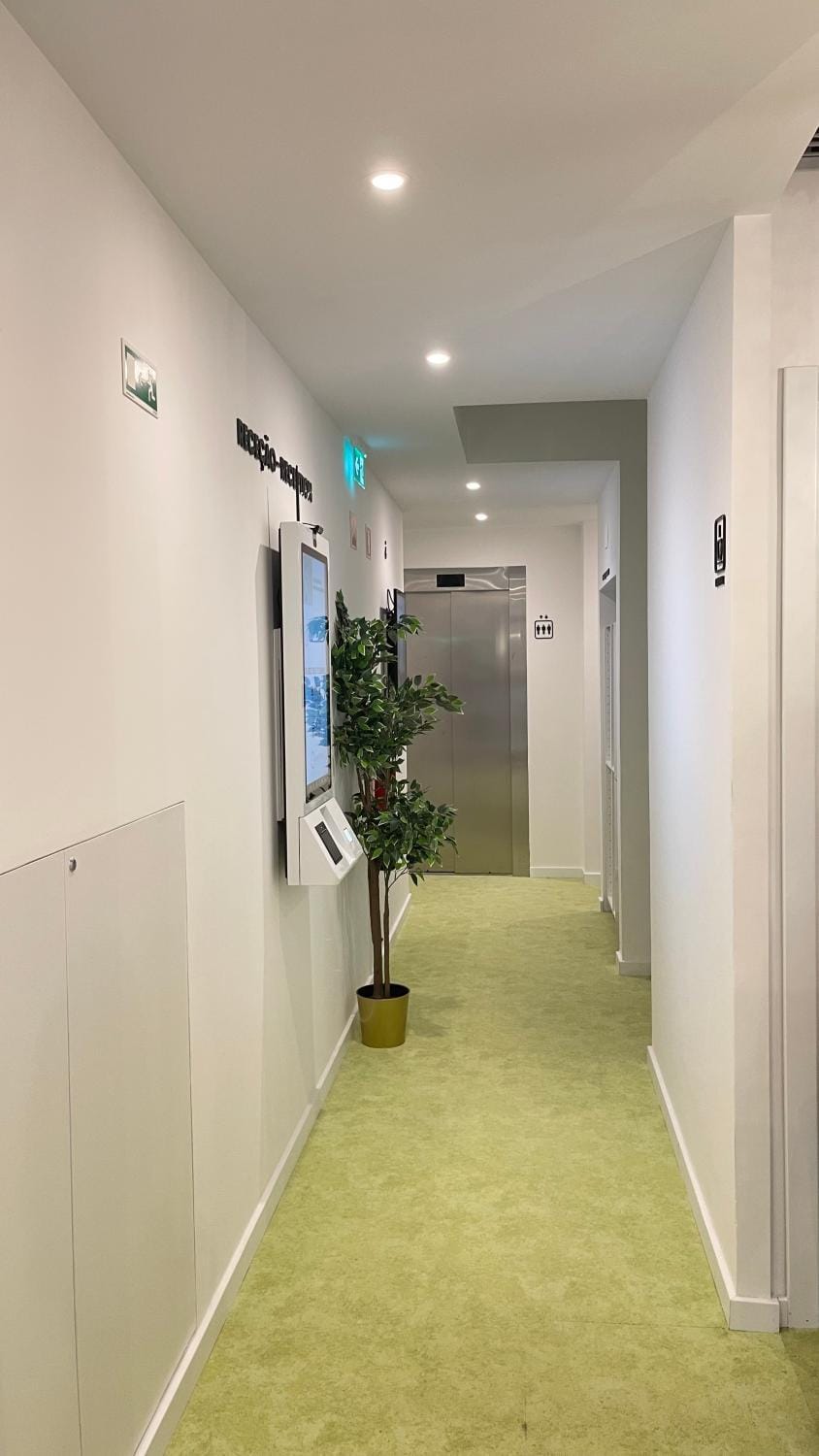 Lobby or reception, Decorative detail, hair dryier, elevator
