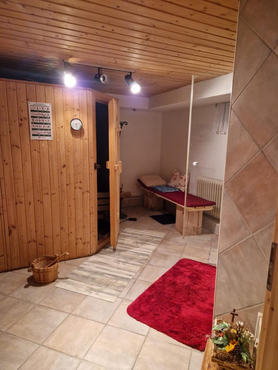 Großes gemütliches Zimmer mit eigener Dusche Vacation rental in Karlsruhe