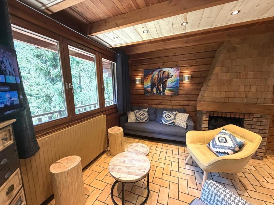 Communal lounge/ TV room, Living room