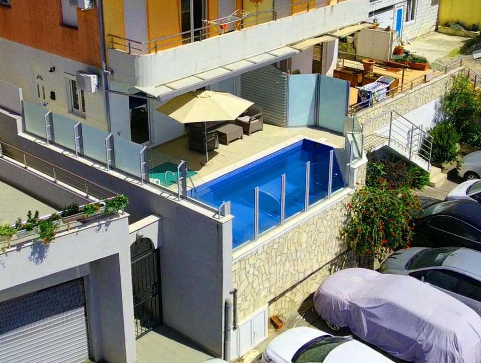 Property building, Swimming pool