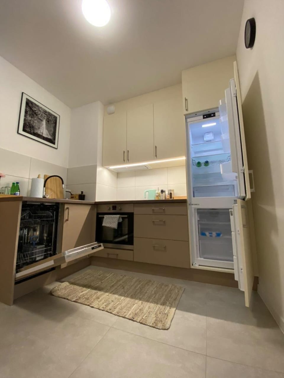 Kitchen or kitchenette