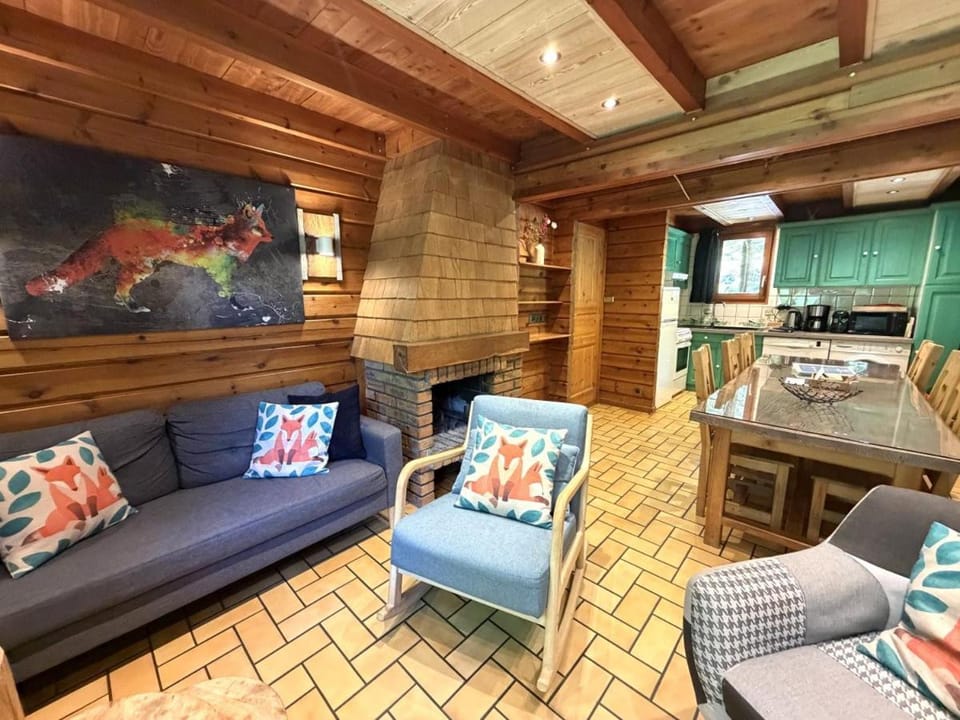Communal lounge/ TV room, Living room