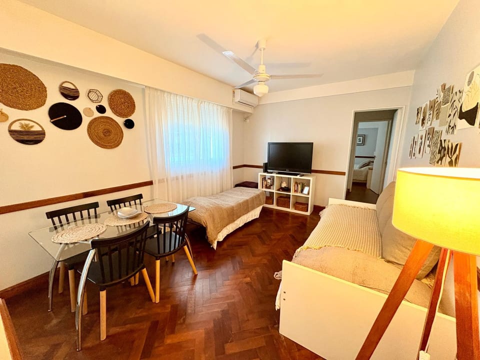 Renovado departamento en el corazón de la ciudad Apartment in Buenos Aires