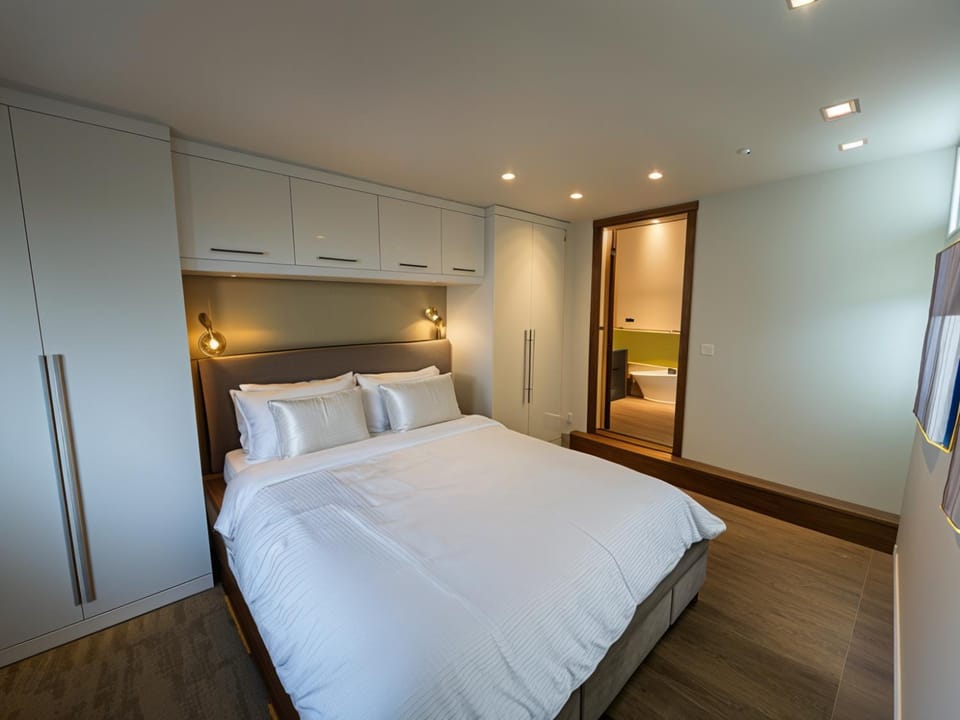 Bed, Bathroom, Bedroom